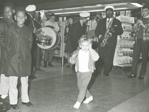 Tom Sancton (pictured far right) plays clarinet with the Louis James Footwarmers, circa 1965 at Union Passenger Terminal in New Orleans, photographer: Jack Hurley; Hogan Archive Photography Collection PH002031, Hogan Archive of New Orleans Music and New Orleans Jazz, Tulane University Special Collections.